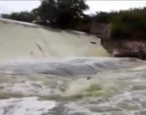 chuvas-barragem-sangra-sao-jose