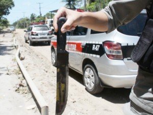 facao_preso_assaltar_bar