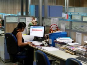 servidor-publico-trabalho-computador