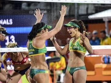 Brasil vence quarto jogo no vôlei feminino sem perder nenhum set