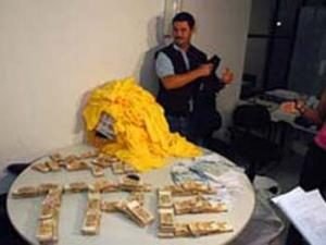 dinheiro-voando-cassio