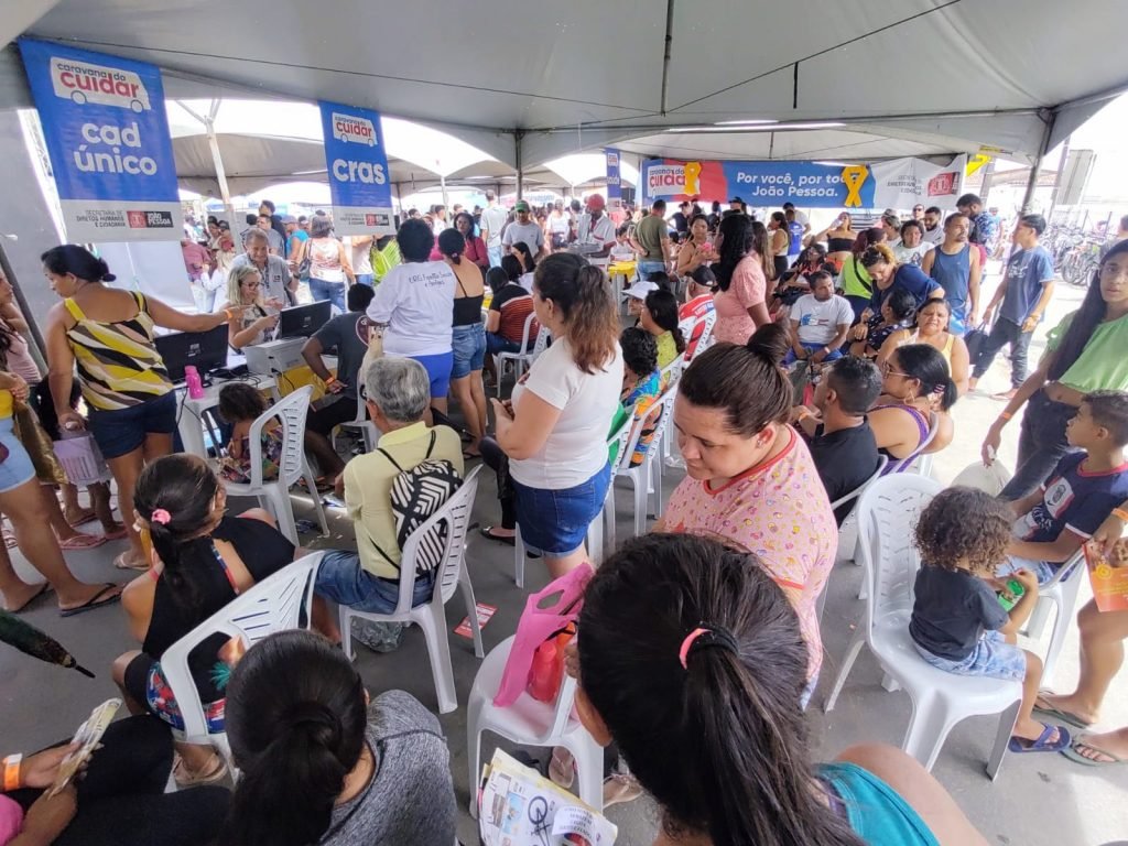 Leo Bezerra Visita Caravana Do Cuidar No Bairro Das Ind Strias E